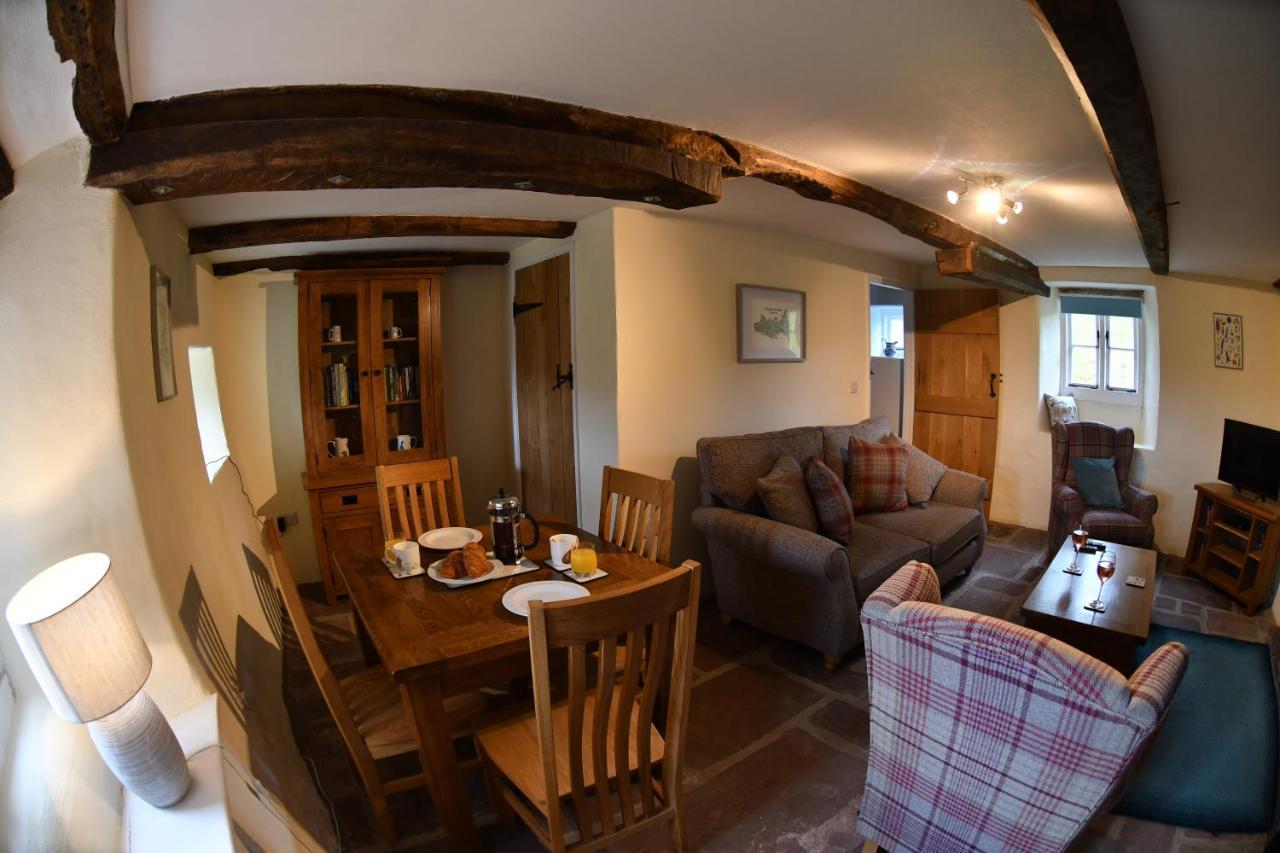 Вілла Pant Llwyd Farm Llangynidr Екстер'єр фото