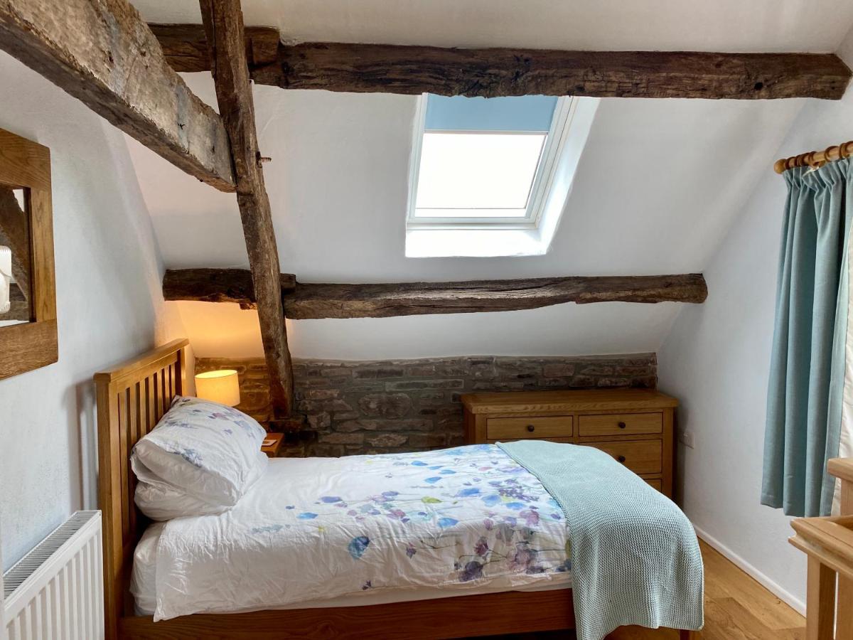 Вілла Pant Llwyd Farm Llangynidr Екстер'єр фото