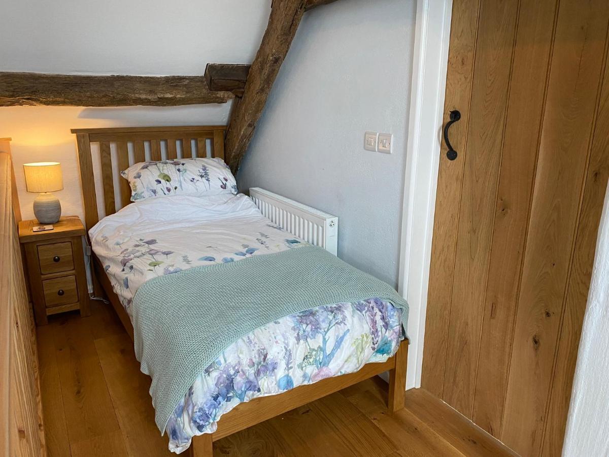 Вілла Pant Llwyd Farm Llangynidr Екстер'єр фото