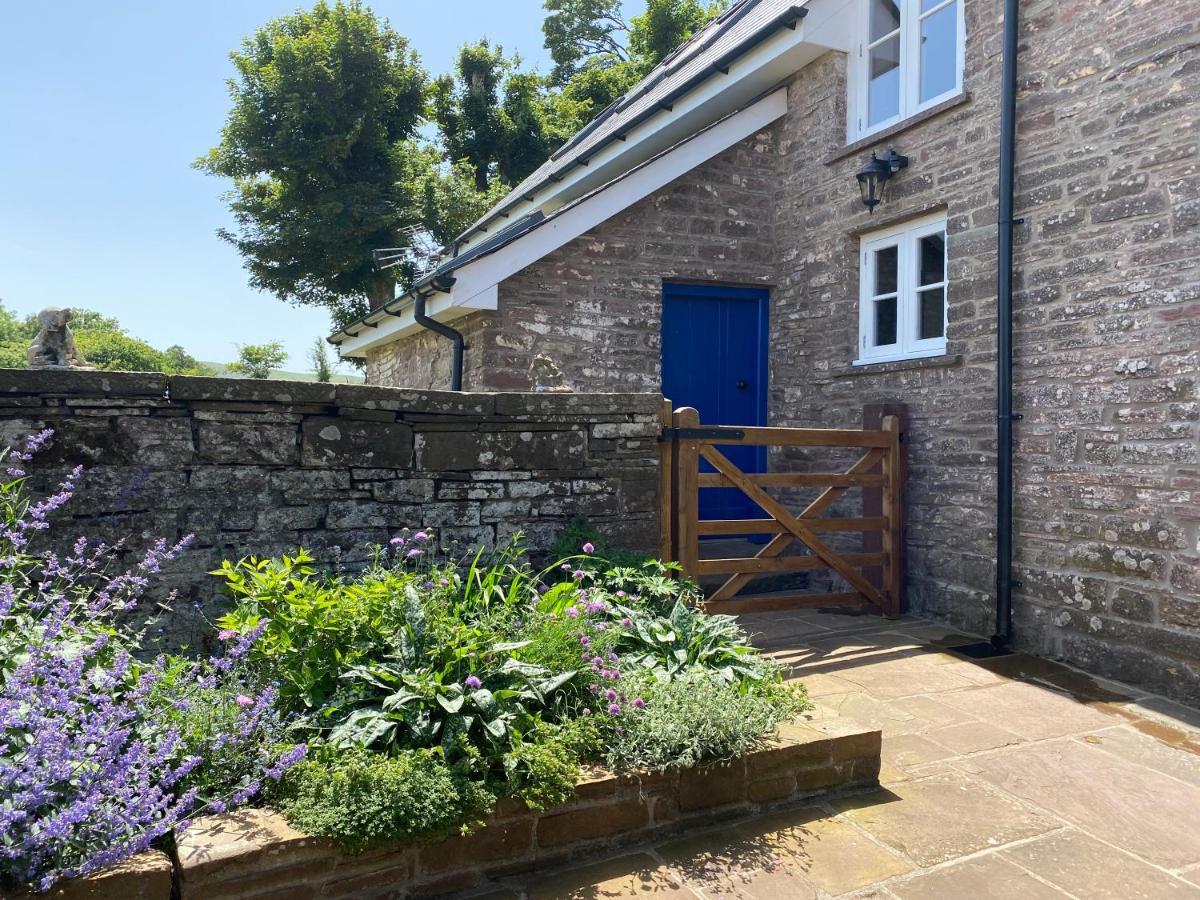 Вілла Pant Llwyd Farm Llangynidr Екстер'єр фото